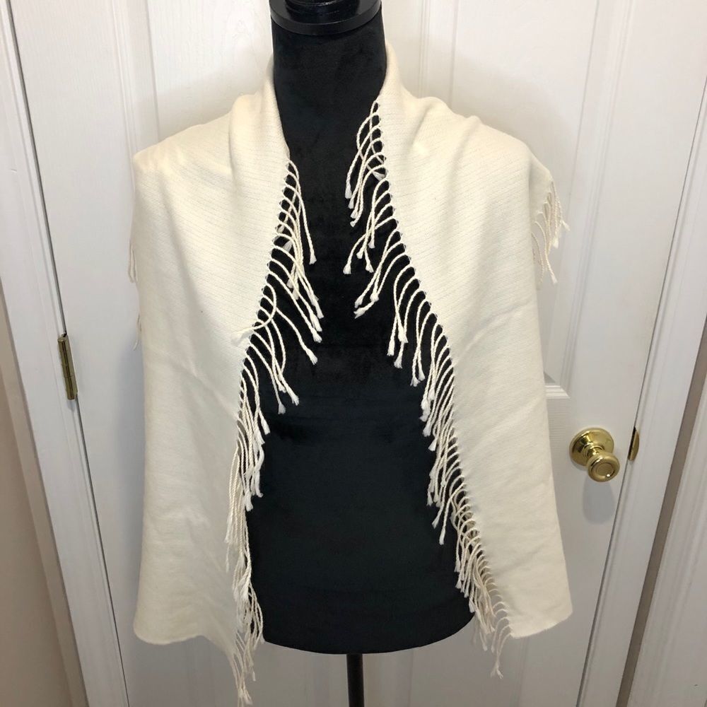 Boru Jimmy Hourihan cream fringed scarf - Picture 6 of 7